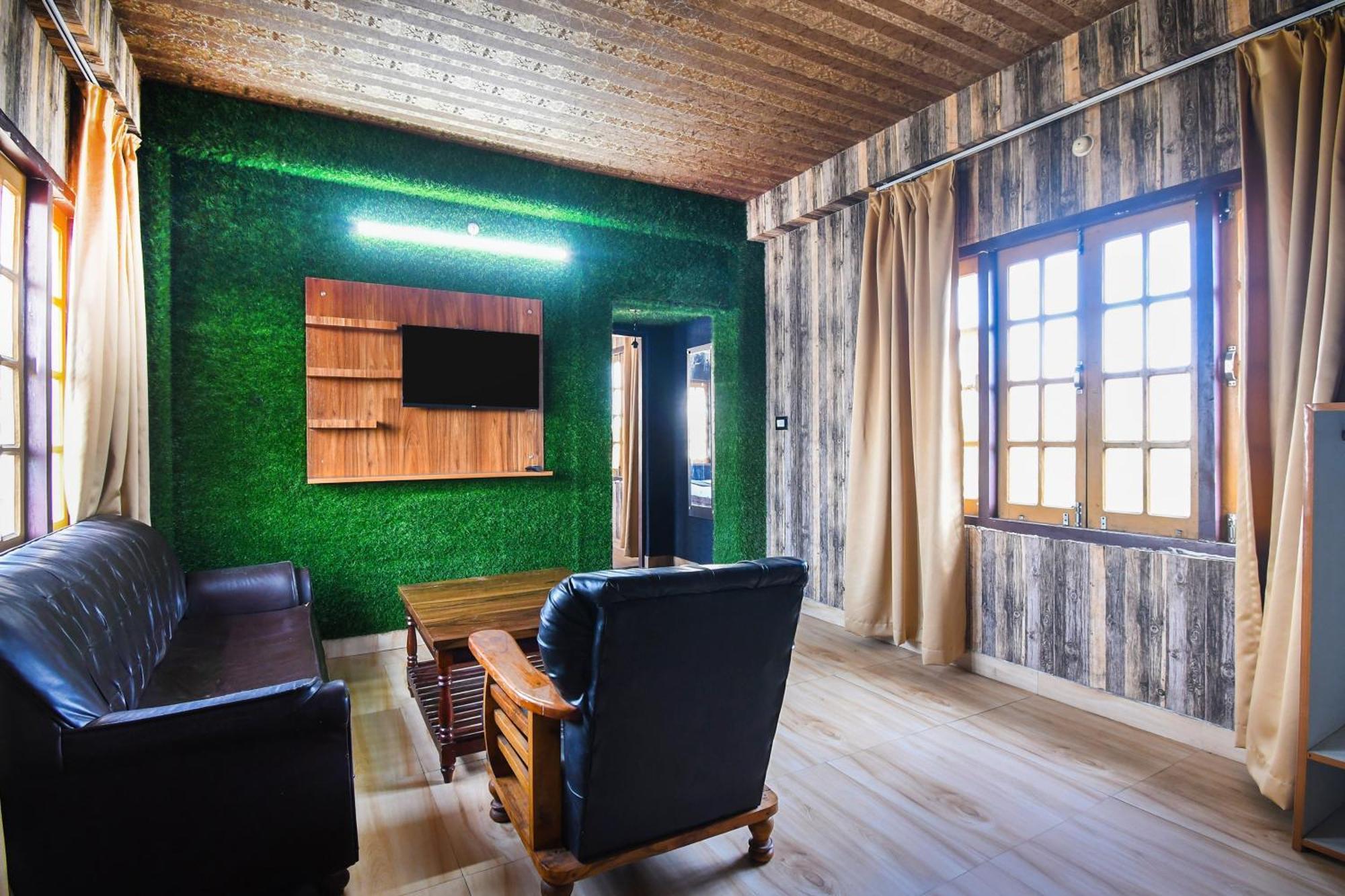 Super Hotel O Champasari Siliguri Formerly Four Fox Suits Panchanai Bagian luar foto