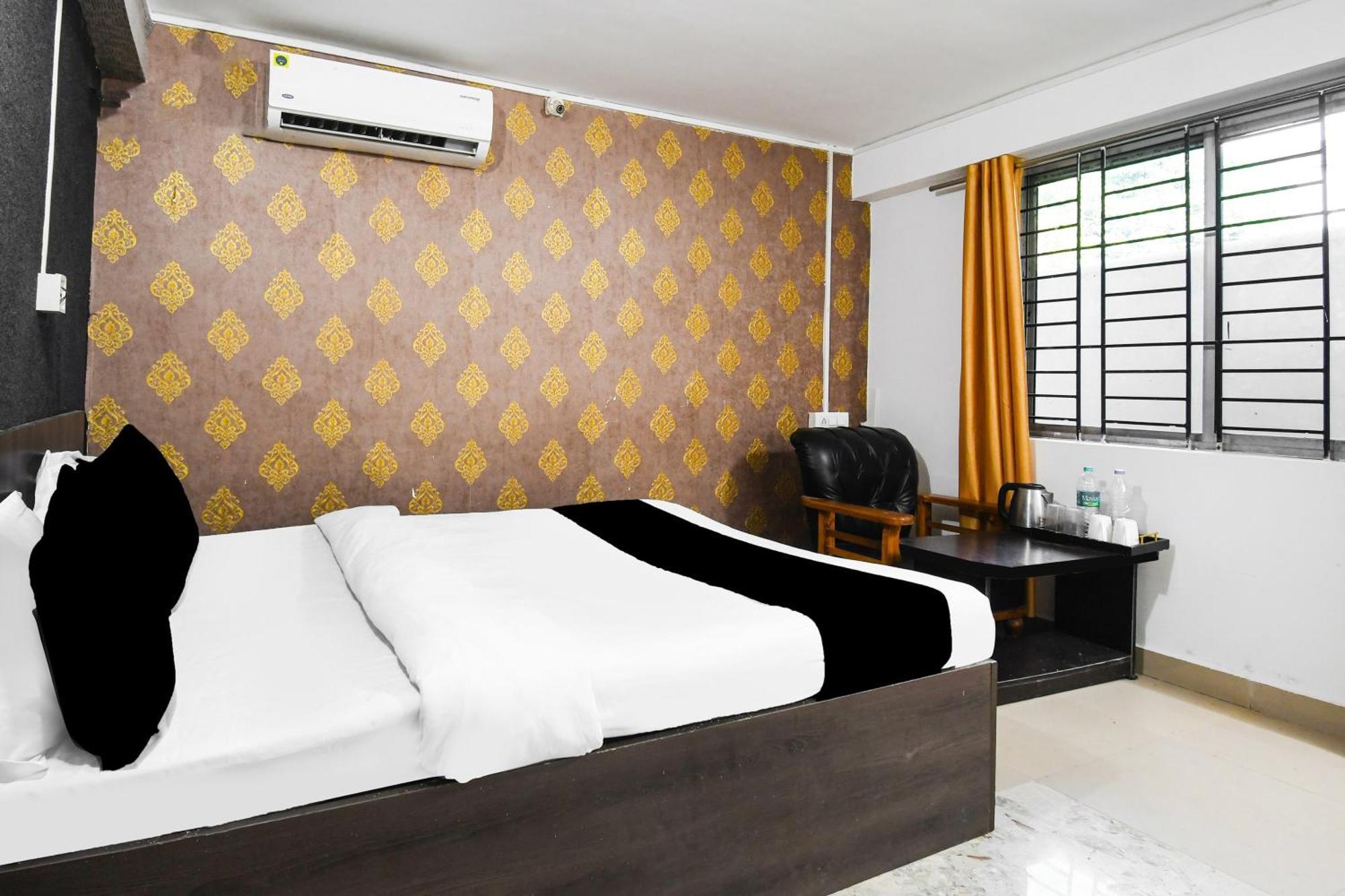 Super Hotel O Champasari Siliguri Formerly Four Fox Suits Panchanai Bagian luar foto